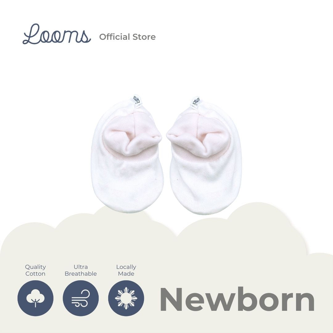 SLEEPY MOUNTAINS BOOTIES FOR NEWBORN (0-6 MOS)