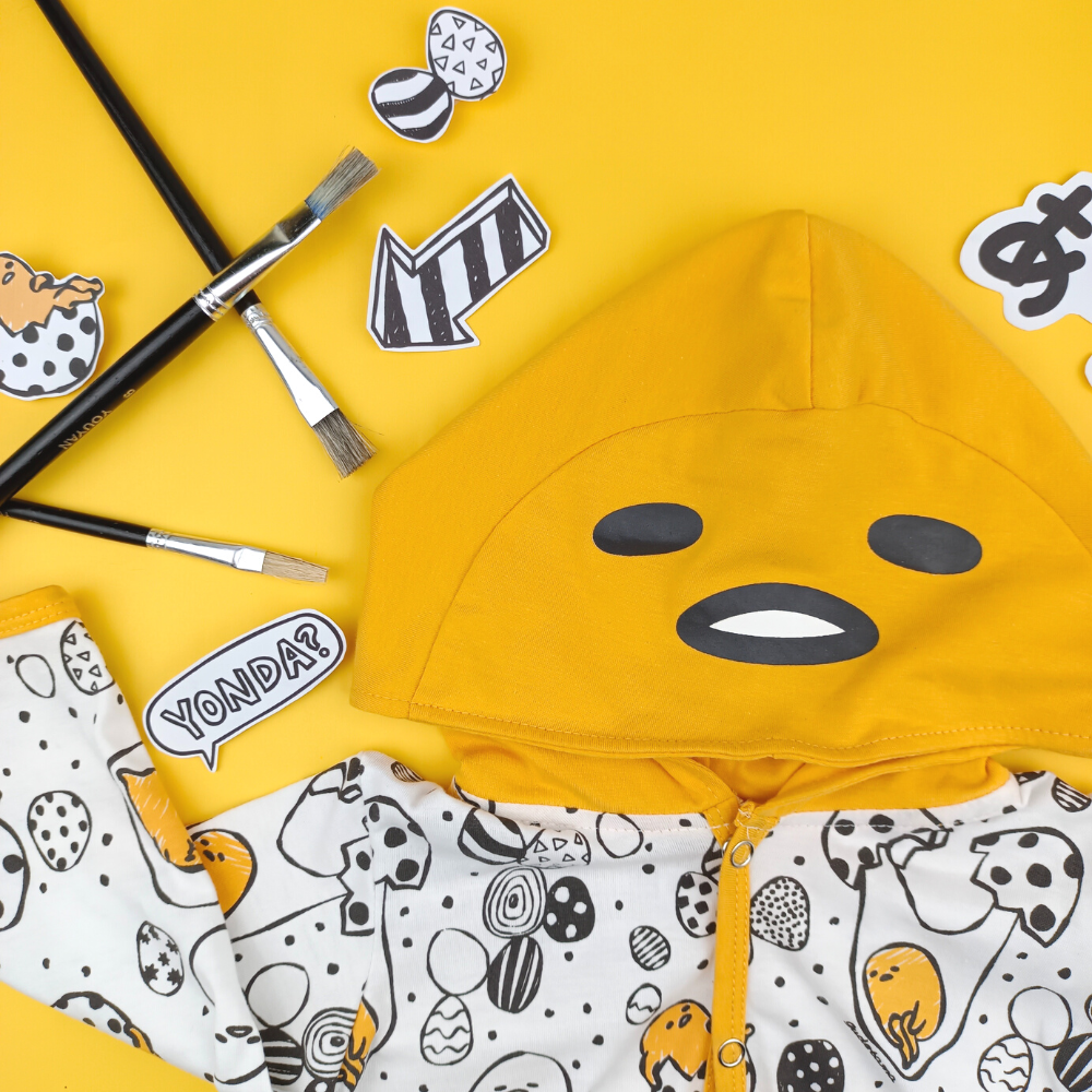 GUDETAMA PAINT HOODED FROGSUIT FOR INFANTS